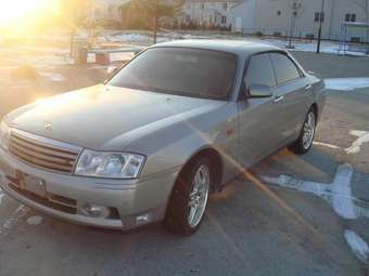 2000 Nissan Gloria Photos