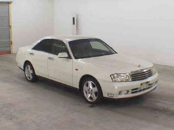 2000 Nissan Gloria Pictures