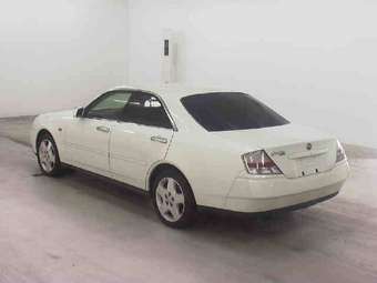 2000 Nissan Gloria Pictures