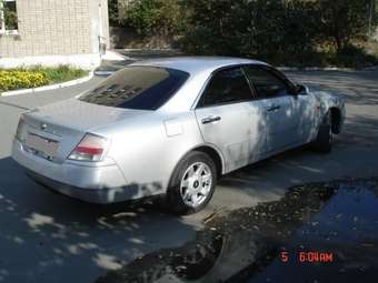 2000 Nissan Gloria Pictures