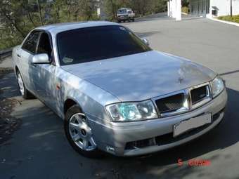 2000 Nissan Gloria Photos
