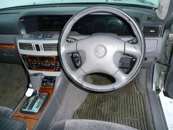 2000 Nissan Gloria Pictures