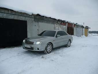 2000 Nissan Gloria Pictures