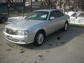 2000 Nissan Gloria Pictures