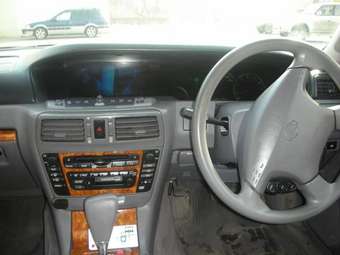2000 Nissan Gloria Pictures