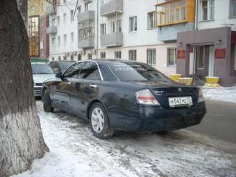 2000 Nissan Gloria Images