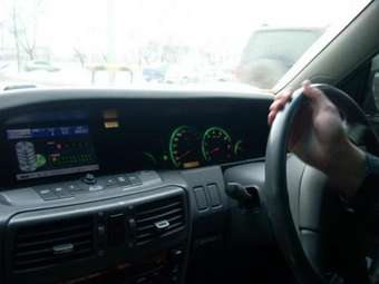 2000 Nissan Gloria Pictures