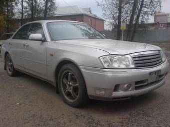2000 Nissan Gloria Photos