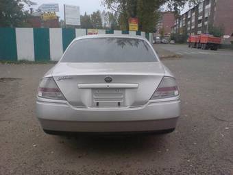 2000 Nissan Gloria Photos