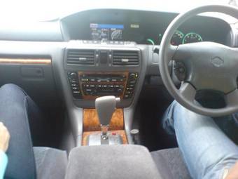 2000 Nissan Gloria Pictures