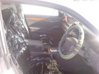 2000 Nissan Gloria Photos