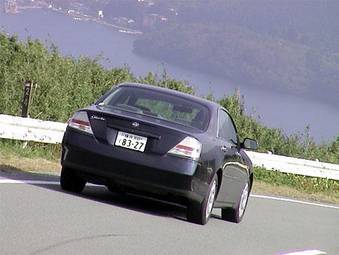 2000 Nissan Gloria Photos
