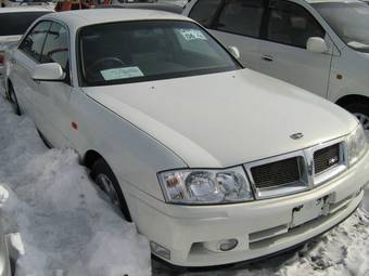 2000 Nissan Gloria Photos