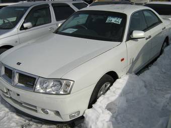 2000 Nissan Gloria Pictures