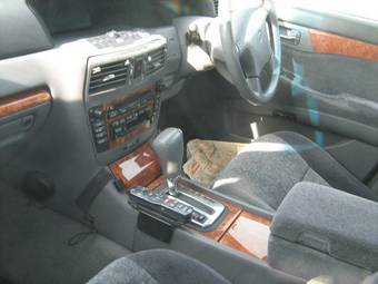 2000 Nissan Gloria Photos