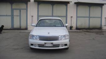 2000 Nissan Gloria Photos