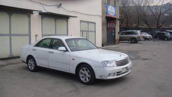 2000 Nissan Gloria Photos