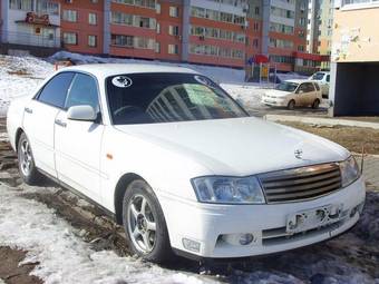 2000 Nissan Gloria Photos