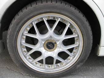 2000 Nissan Gloria Photos