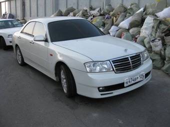 2000 Nissan Gloria Photos