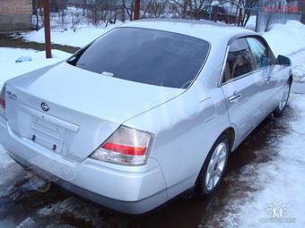 2000 Nissan Gloria Photos
