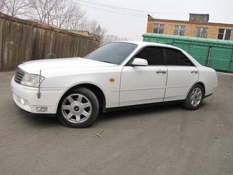 2000 Nissan Gloria Photos