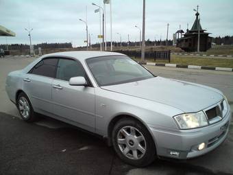 2000 Nissan Gloria Images