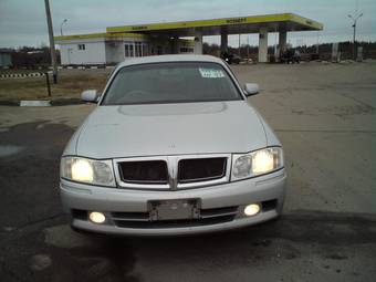 2000 Nissan Gloria Pictures