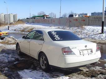2000 Nissan Gloria Pictures