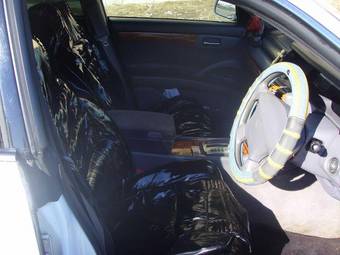 2000 Nissan Gloria Photos
