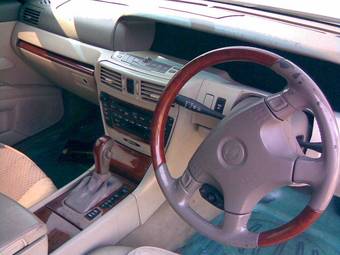2000 Nissan Gloria Pictures