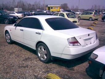 2000 Nissan Gloria Photos