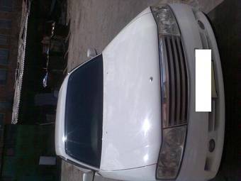2000 Nissan Gloria Photos