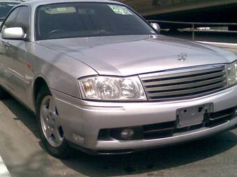 2000 Nissan Gloria Photos
