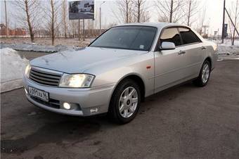 2000 Nissan Gloria Pictures