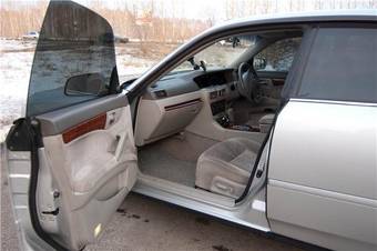 2000 Nissan Gloria Photos