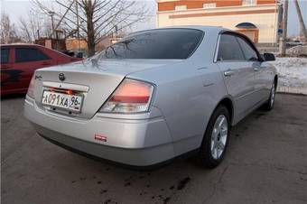 2000 Nissan Gloria Pictures