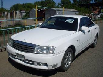 2000 Nissan Gloria Photos