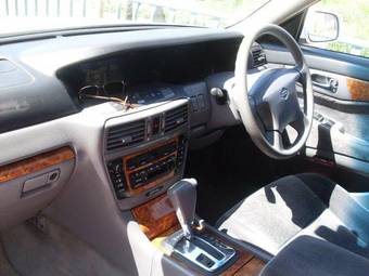 2000 Nissan Gloria Pictures
