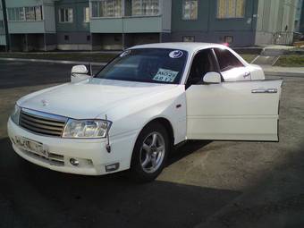 2000 Nissan Gloria Pictures