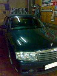 2000 Nissan Gloria Photos