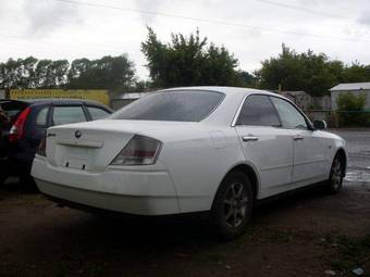 2000 Nissan Gloria Pictures