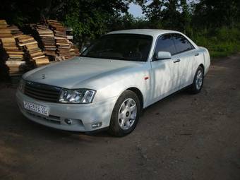2000 Nissan Gloria Photos