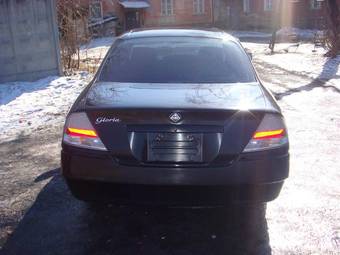 2000 Nissan Gloria Pictures