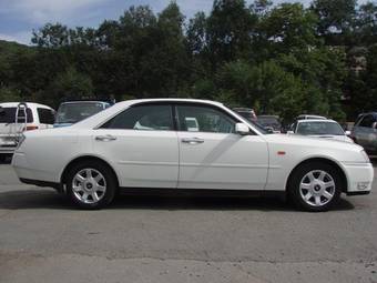 2000 Nissan Gloria Photos
