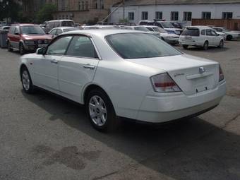 2000 Nissan Gloria Pictures