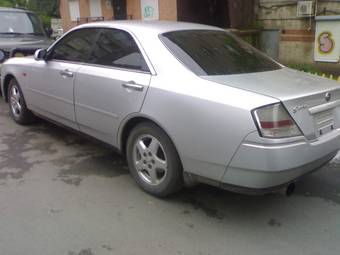 2000 Nissan Gloria Pictures