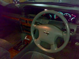 2000 Nissan Gloria Pictures