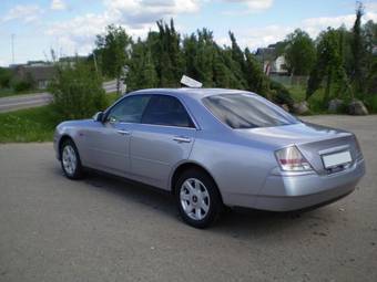 2000 Nissan Gloria Photos