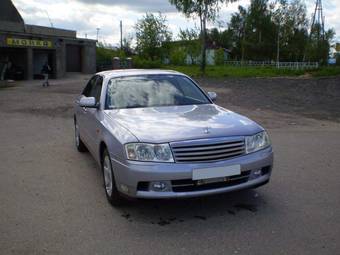2000 Nissan Gloria Photos